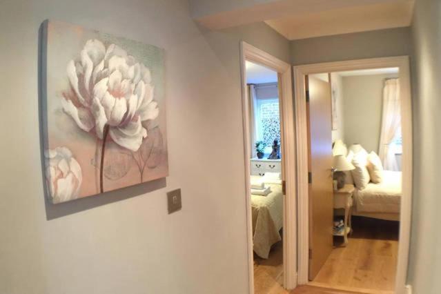 Three Bedroom Apartment By Beautiful Park London Bagian luar foto