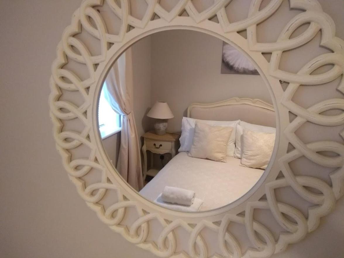 Three Bedroom Apartment By Beautiful Park London Bagian luar foto